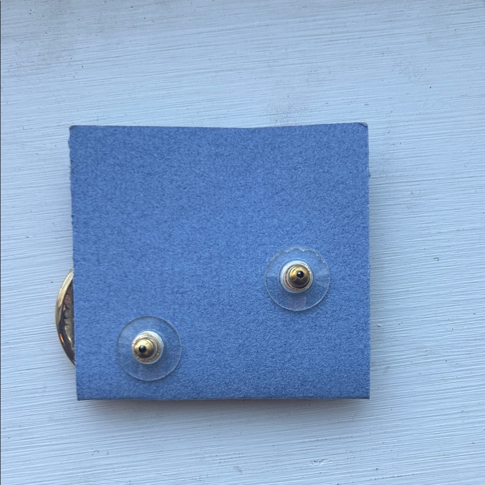 Gold and Black Star Earrings - Picture 4 of 11